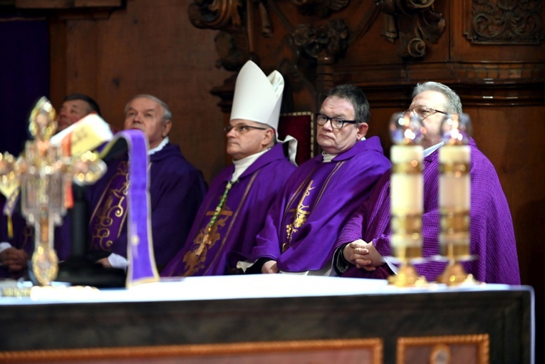 Wprowadzenie ks. Wojciecha Zmysłowskiego na urząd proboszcza