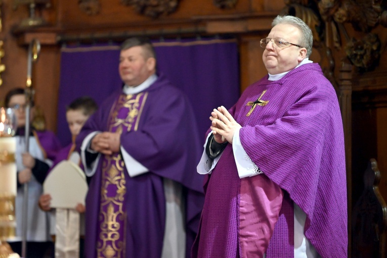 Wprowadzenie ks. Wojciecha Zmysłowskiego na urząd proboszcza