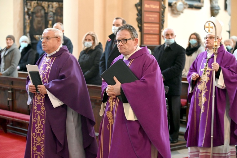 Wprowadzenie ks. Wojciecha Zmysłowskiego na urząd proboszcza