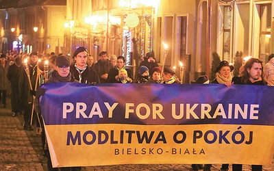 Przedstawiciele kilku religii razem maszerowali i prosili o ustanie wojny.