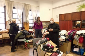 	Centrum Pomocy Uchodźcom w Łomiankach, które pomogło już ponad 2,5 tys. osób, odwiedził nuncjusz apostolski abp Salvatore Pennacchio.