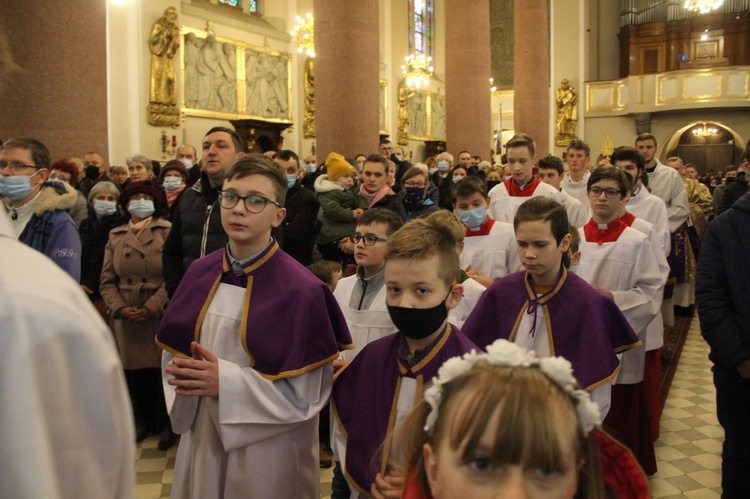 Limanowa. Wprowadzenie relikwii bł. ks. Władysława Bukowińskiego