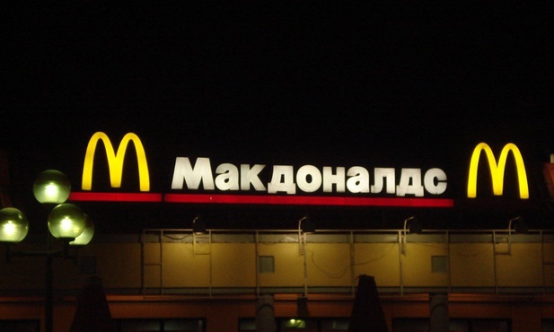 McDonald's czasowo zamyka 850 lokali w Rosji, ale...