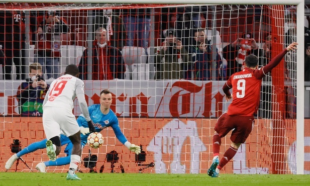 Hat-trick Lewandowskiego w meczu, który Bayern musi wygrać, by awansować do kolejnej fazy Ligi Mistrzów