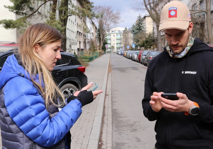 Wyjazd konwoju humanitarnego prowadzonego przez Szymona Makucha