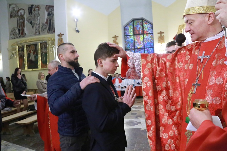 Bierzmowanie w Siedliskach Bobowskich