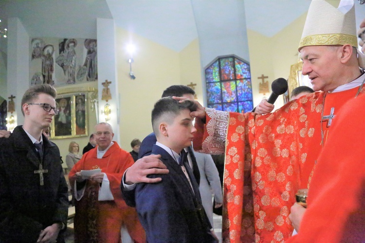 Bierzmowanie w Siedliskach Bobowskich