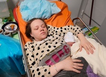 Pamiętacie zakrwawioną kobietę ze zbombardowanej porodówki w Mariupolu? Jej historia ma szczęśliwy ciąg dalszy!