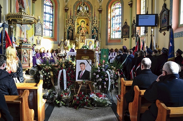 	Wspaniały pedagog zmarł w wieku 58 lat.