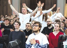 ▲	− Troska o młodzież i studentów to rzeczywiście poważne wyzwanie dla Kościoła, dla wszystkich – podkreśla kardynał.