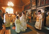 Liturgia greckokatolicka w cerkwi w Olchowcu.