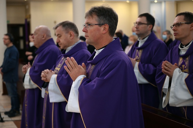 Kanoniczne objęcie urzędu biskupa koadiutora