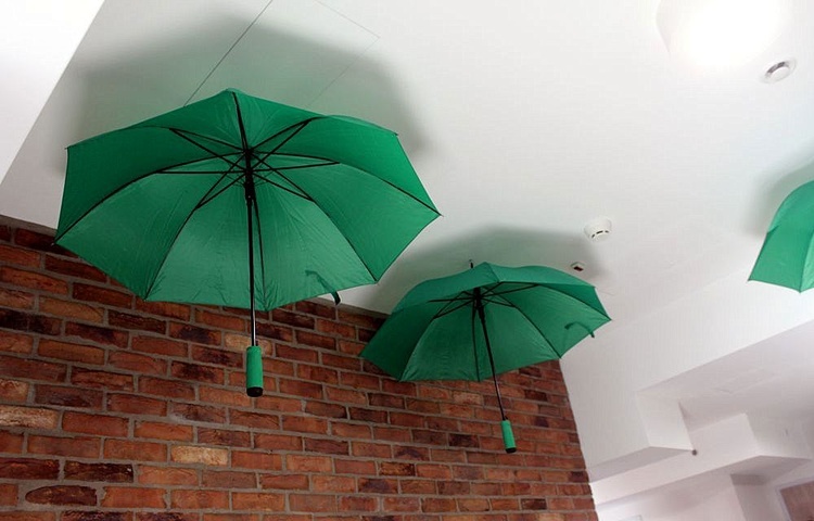 Pod zielonym parasolem