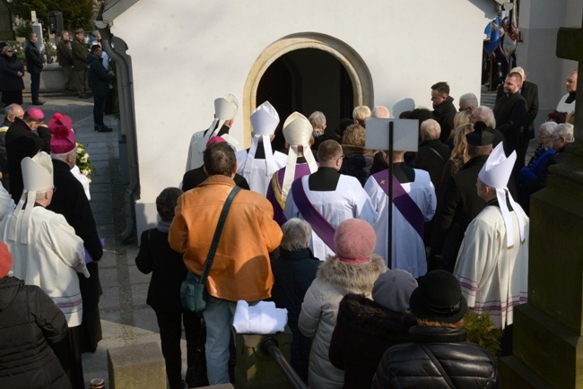 Pogrzeb śp. bp. Adama Odzimka