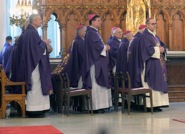 Pogrzeb śp. bp. Adama Odzimka