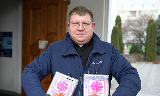 Ks. Witalij Umiński z Caritas diecezji kijowsko-żytomierskiej: Ludzie boją się kolejnych ataków i głodu