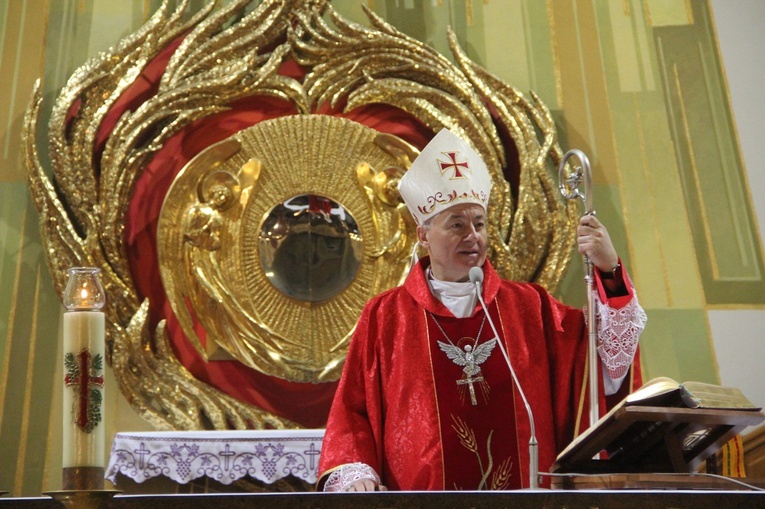 Bierzmowanie w parafii pw. Trójcy Przenajświętszej w Mielcu 2022