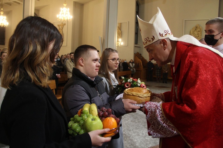 Bierzmowanie w parafii pw. Trójcy Przenajświętszej w Mielcu 2022