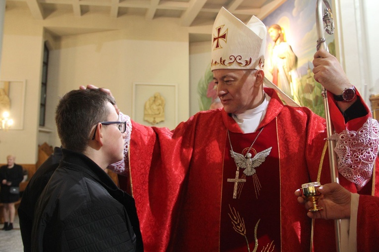 Bierzmowanie w parafii pw. Trójcy Przenajświętszej w Mielcu 2022