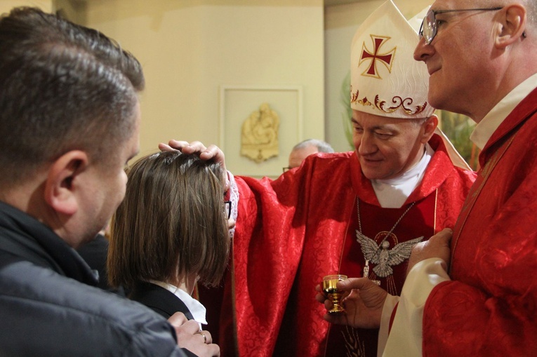 Bierzmowanie w parafii pw. Trójcy Przenajświętszej w Mielcu 2022