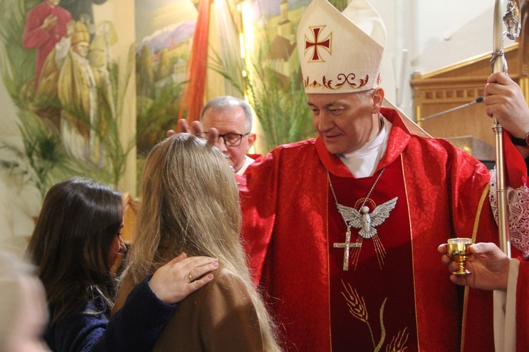 Bierzmowanie w parafii pw. Trójcy Przenajświętszej w Mielcu 2022