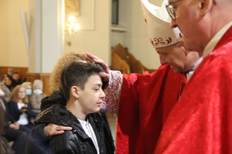 Bierzmowanie w parafii pw. Trójcy Przenajświętszej w Mielcu 2022