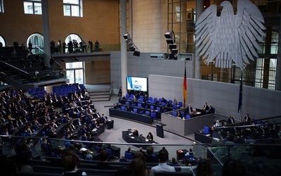 Zełenski w Bundestagu przemówił jak Reagan. A potem... ciąg dalszy porządku dziennego. Szef CDU protestował, żądał debaty o Ukrainie