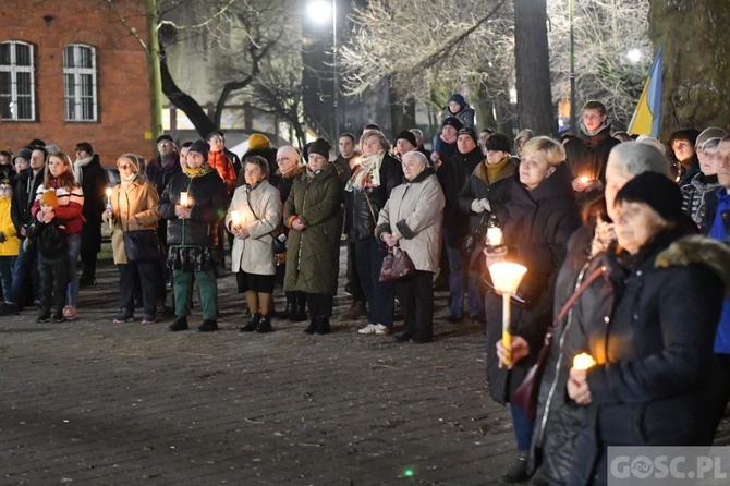 Świebodzin. Droga Krzyżowa o pokój