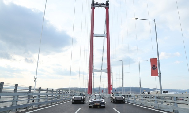 Turcja: Nad Cieśniną Dardanele otwarto najdłuższy wiszący most na świecie