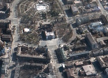 Resort obrony Ukrainy: trwa likwidacja skutków zbombardowania teatru w Mariupolu