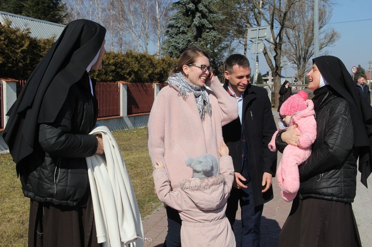 Mielec-Rzochów. Poświęcenie przedszkola sióstr karmelitanek Dzieciątka Jezus