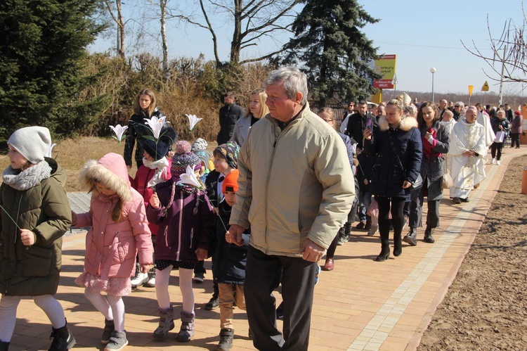 Mielec-Rzochów. Poświęcenie przedszkola sióstr karmelitanek Dzieciątka Jezus