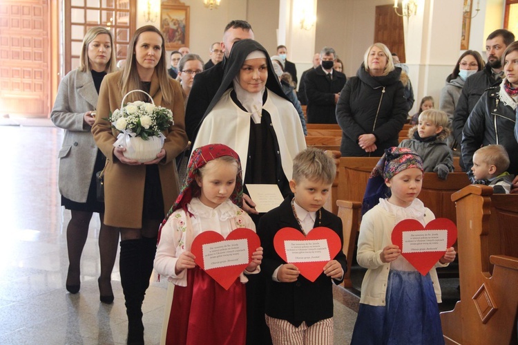 Mielec-Rzochów. Poświęcenie przedszkola sióstr karmelitanek Dzieciątka Jezus