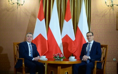 Morawiecki: Namawiam Szwajcarię, aby zamroziła majątki rosyjskich oligarchów w tym kraju
