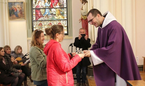 O. Wit Chlondowski OFM prowadzi rekolekcje dla mam w Cieszynie.