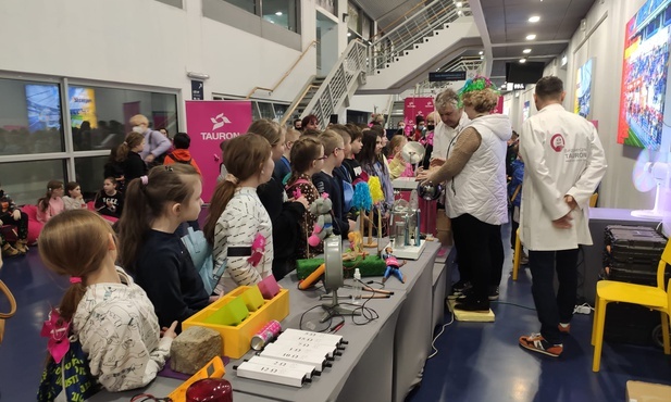Region. TAURON edukuje najmłodszych. Firma ogłosiła program "Zielone Laboratoria TAURONA"