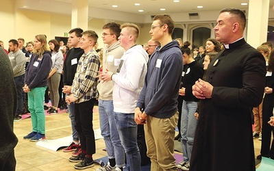 Młodzież szczelnie wypełniła seminaryjną aulę.