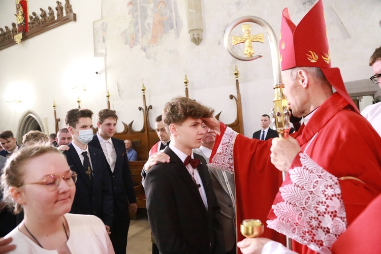 Nowy Sącz. Bierzmowanie w bazylice cz. 1