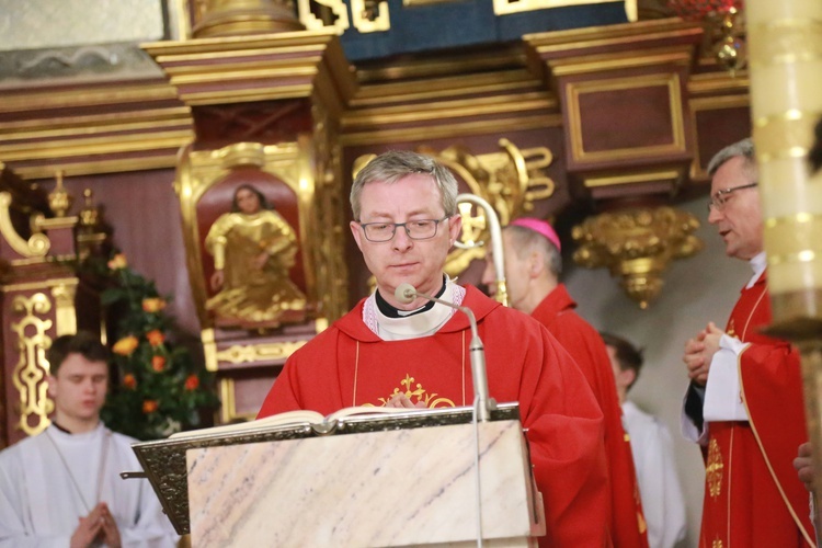 Nowy Sącz. Bierzmowanie w bazylice cz. 1