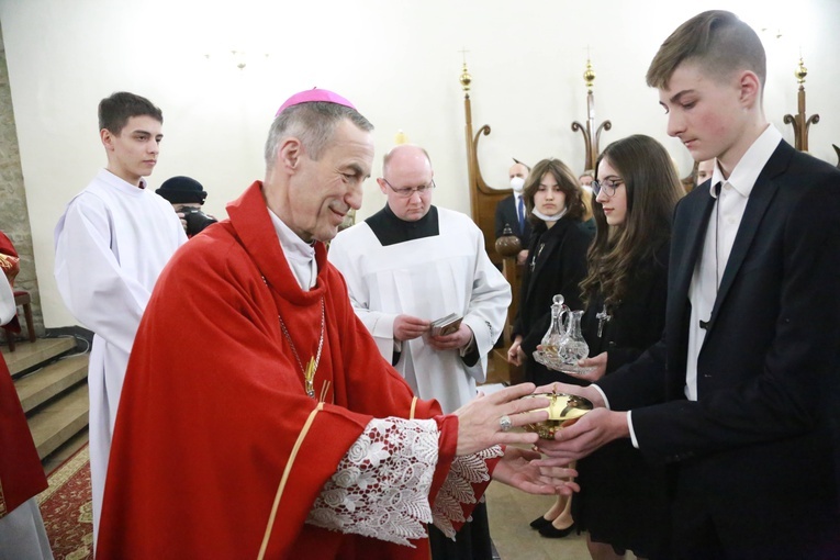 Nowy Sącz. Bierzmowanie w bazylice cz.2