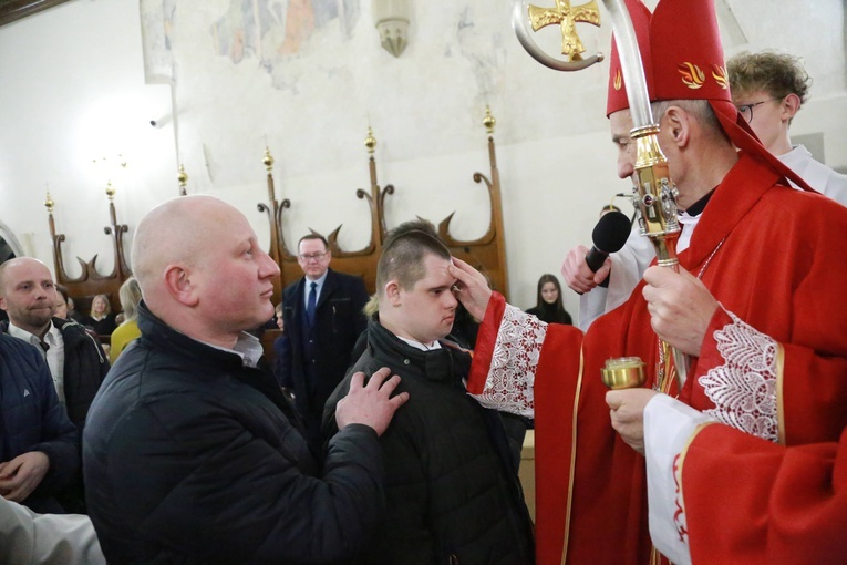 Nowy Sącz. Bierzmowanie w bazylice cz.2