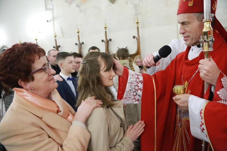 Nowy Sącz. Bierzmowanie w bazylice cz.2