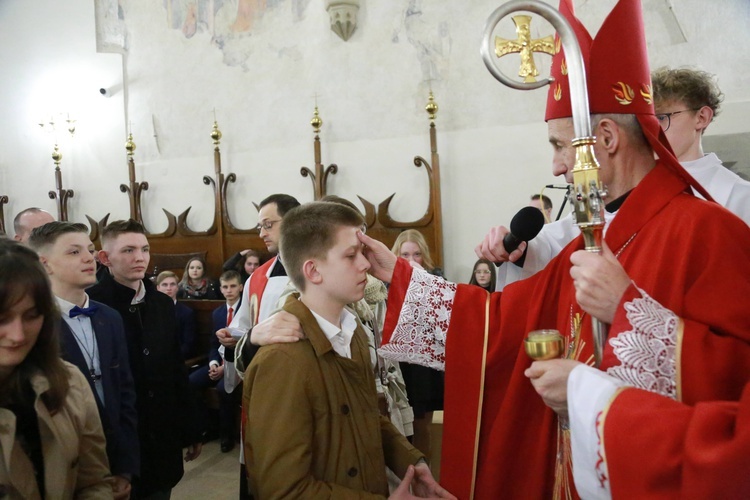 Nowy Sącz. Bierzmowanie w bazylice cz.2