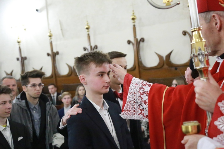 Nowy Sącz. Bierzmowanie w bazylice cz.2