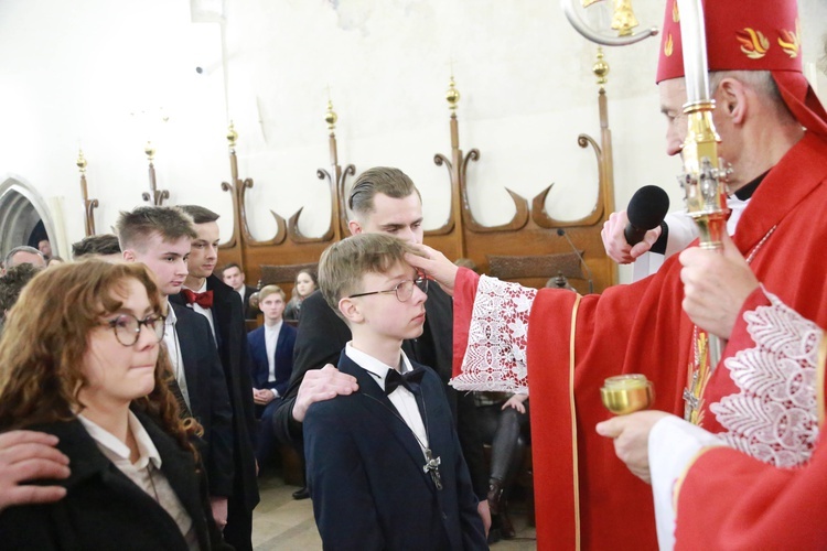 Nowy Sącz. Bierzmowanie w bazylice cz.2
