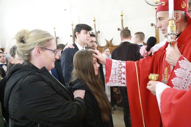 Nowy Sącz. Bierzmowanie w bazylice cz.2