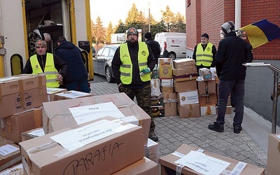 To tylko część transportu z pomocą medyczną, który pojechał przez Łańcut do Lwowa.