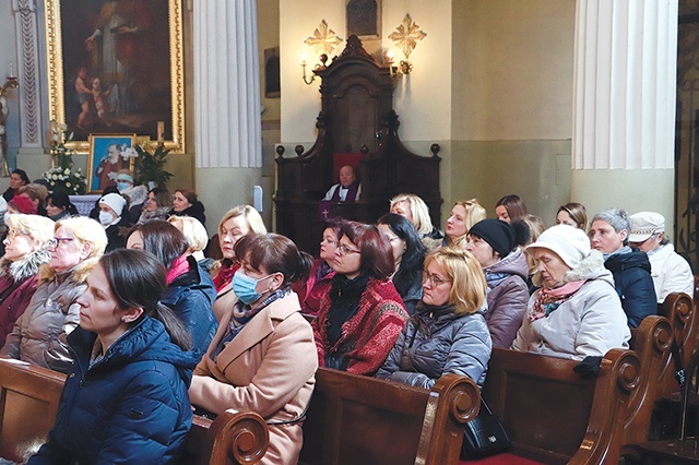 Dziękujemy wszystkim, którzy zaangażowali się w tworzenie wydarzenia. Przede wszystkim paniom, które zawsze chętnie i gorliwie odpowiadają na zaproszenie do modlitwy.