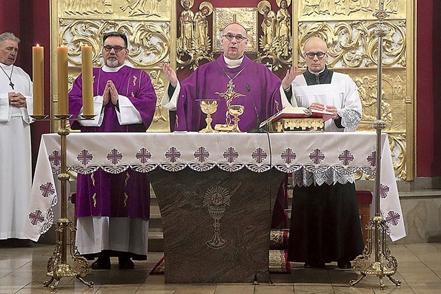 Mszy św. przewodniczył bp Janusz Ostrowski. 