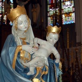 Figura Matki Bożej Pięknej, która nawiedziła wszystkie parafie diecezji radomskiej.